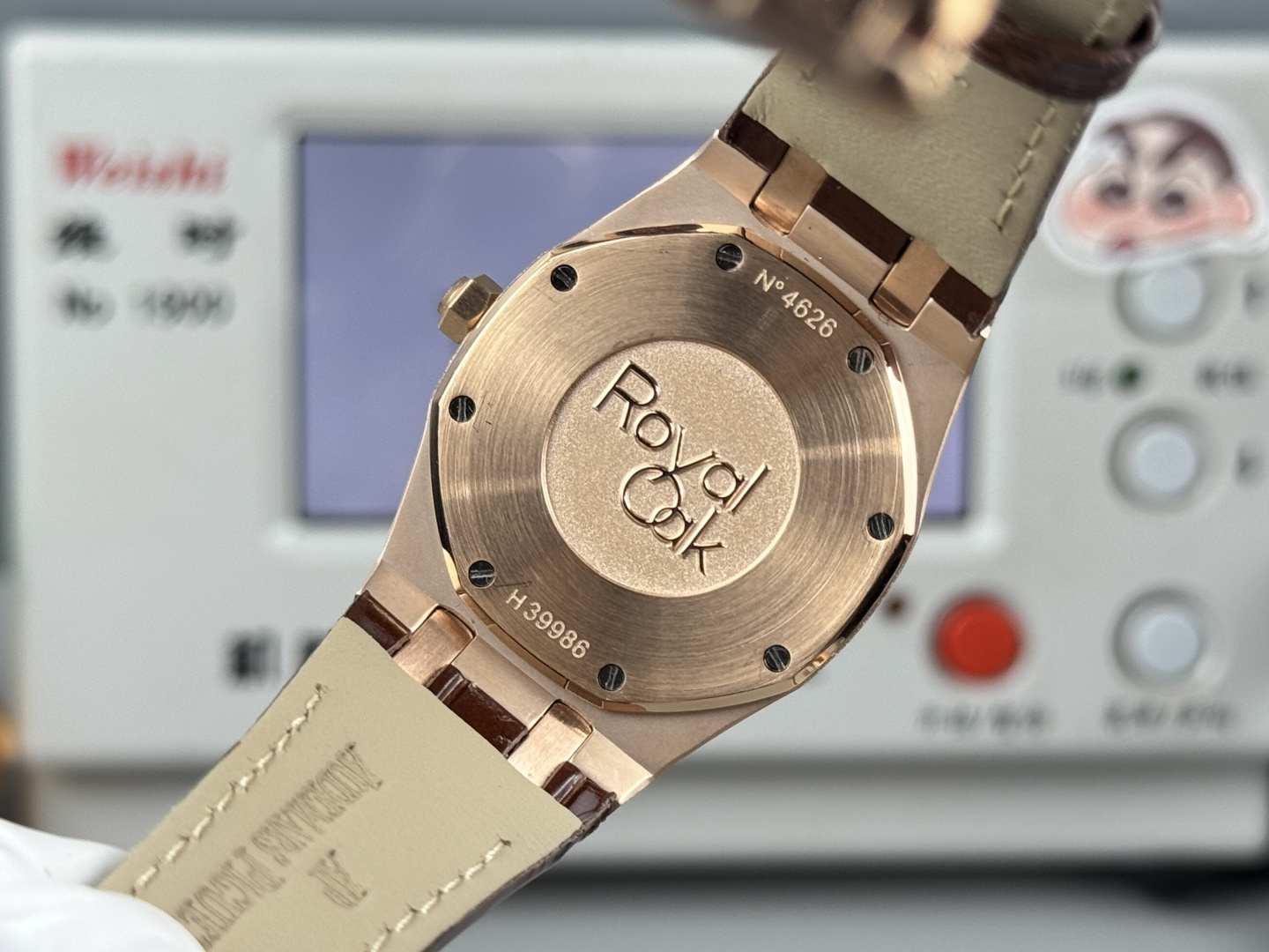 High Quality Replica Detail Shot