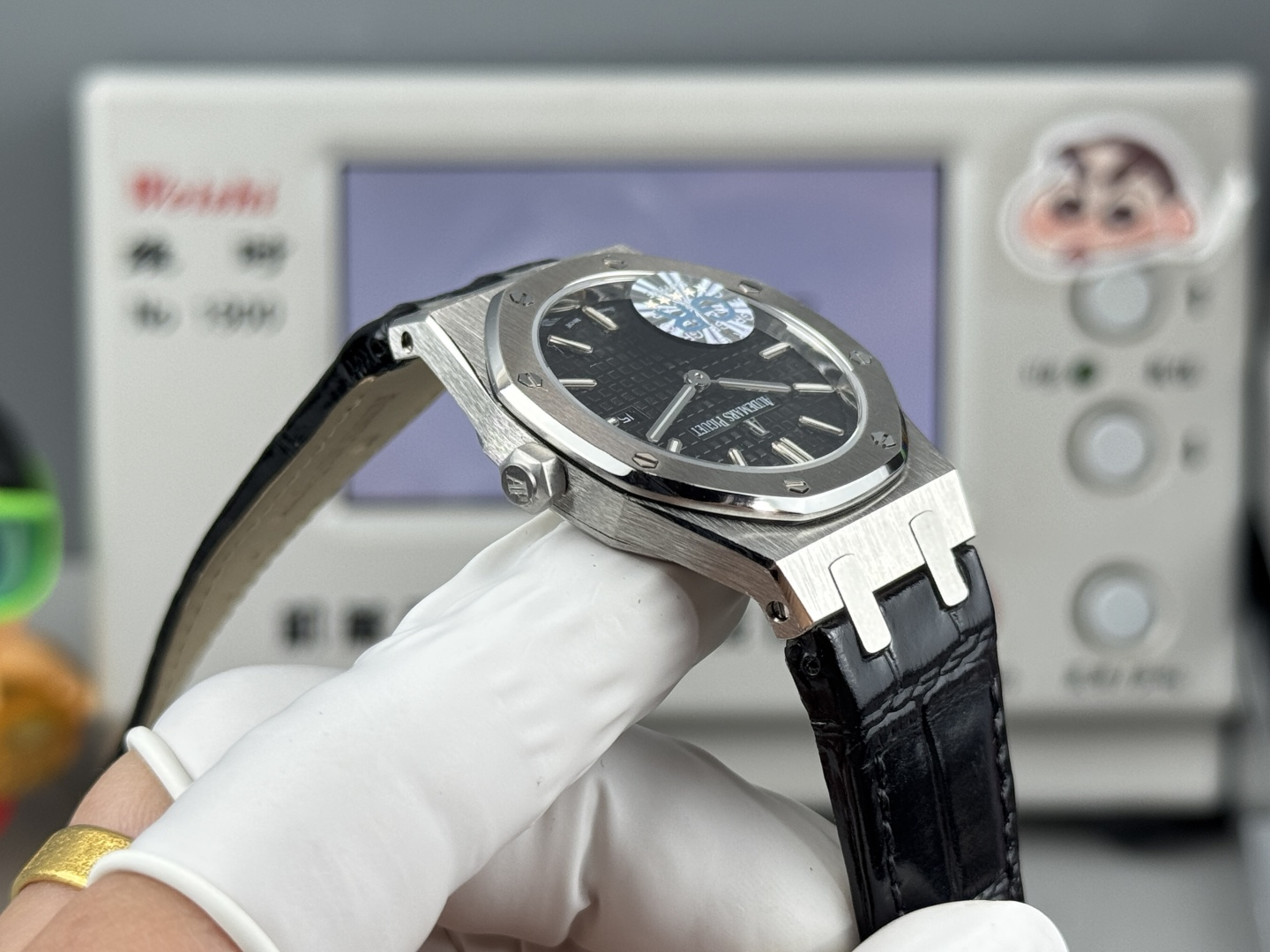 High Quality Replica Detail Shot