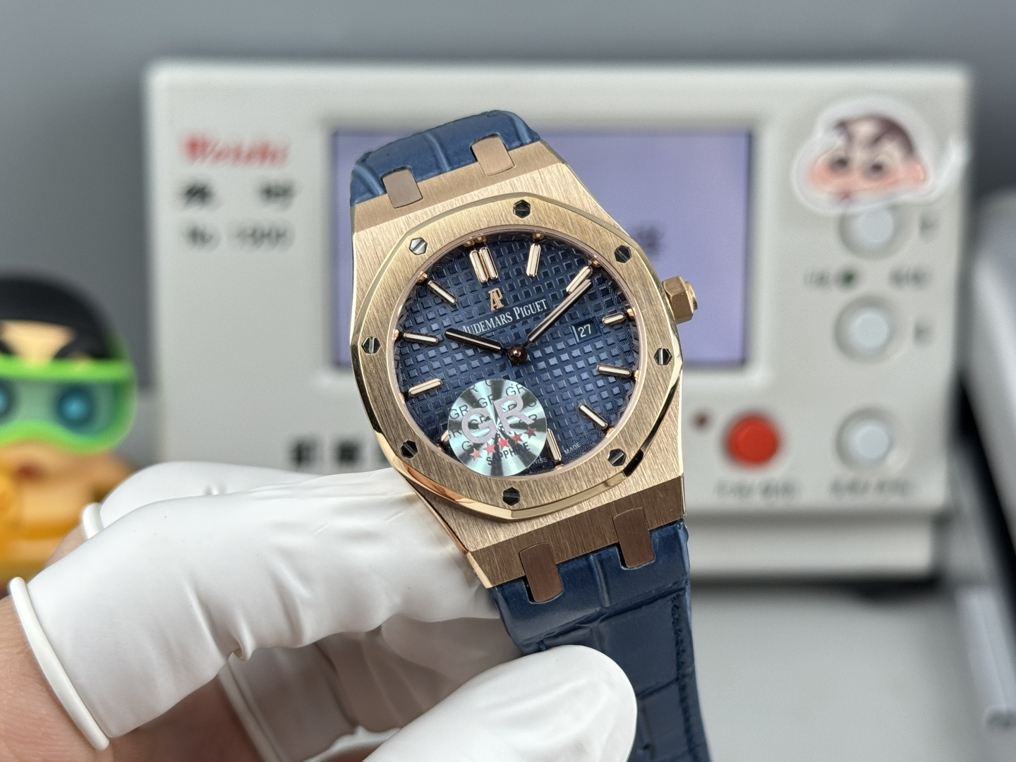 High Quality Replica Detail Shot