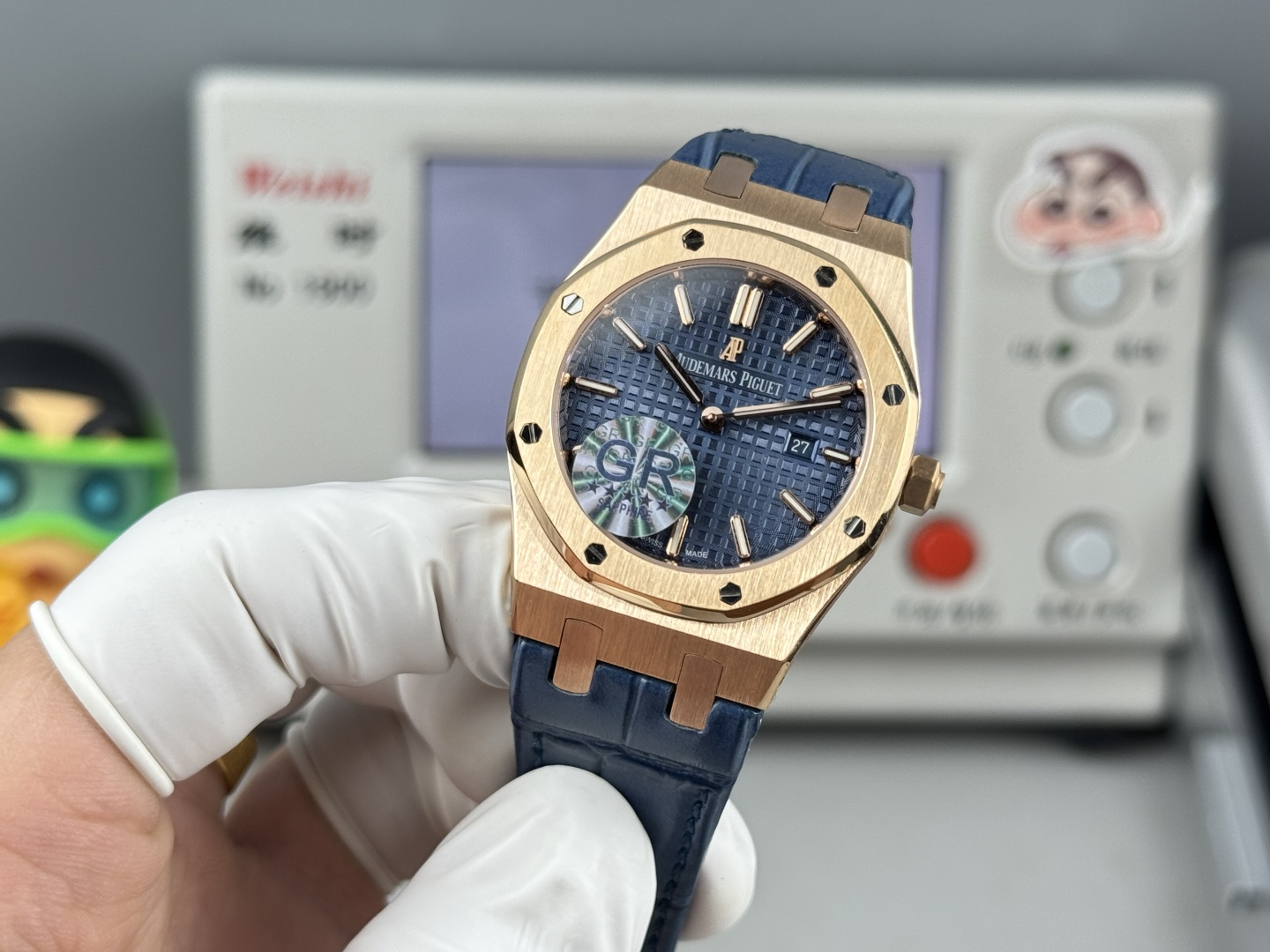 High Quality Replica Detail Shot