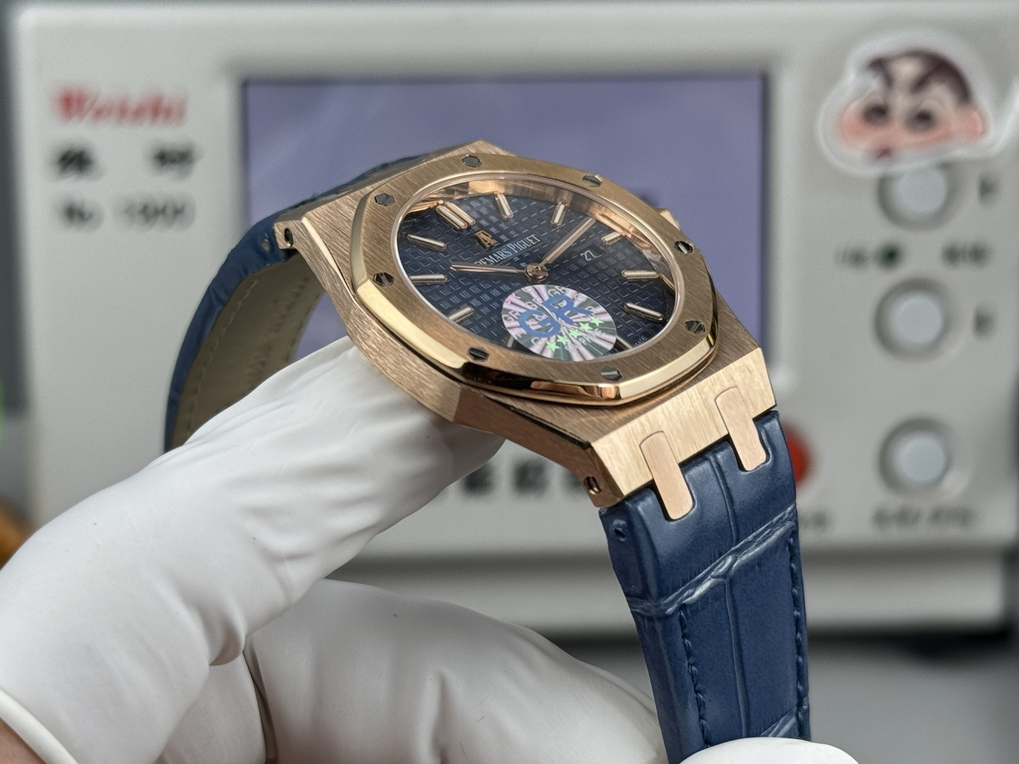 High Quality Replica Detail Shot