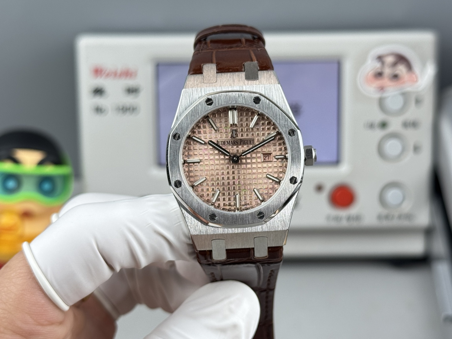 High Quality Replica Detail Shot