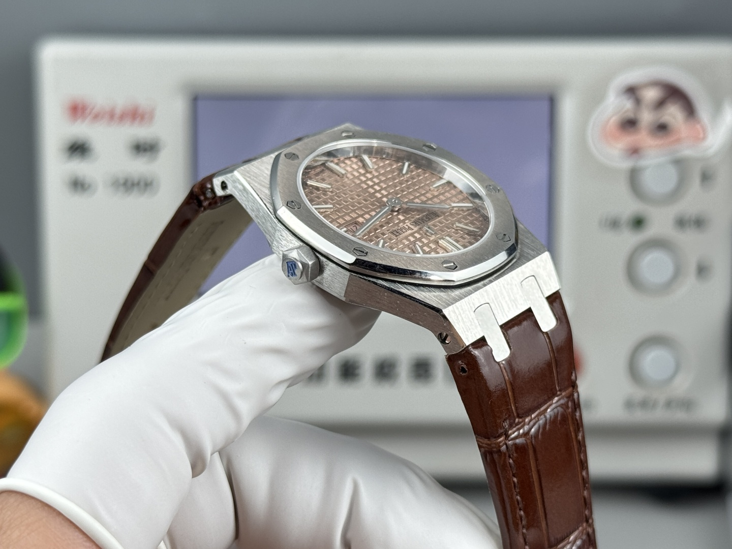 High Quality Replica Detail Shot