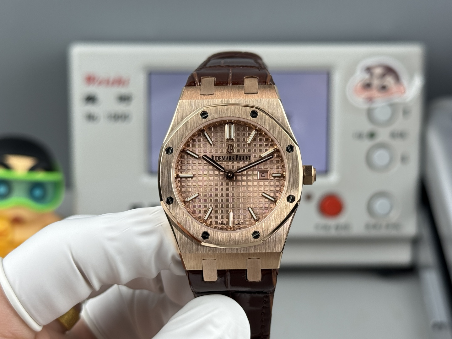 High Quality Replica Detail Shot