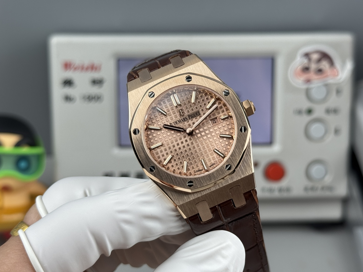 High Quality Replica Detail Shot