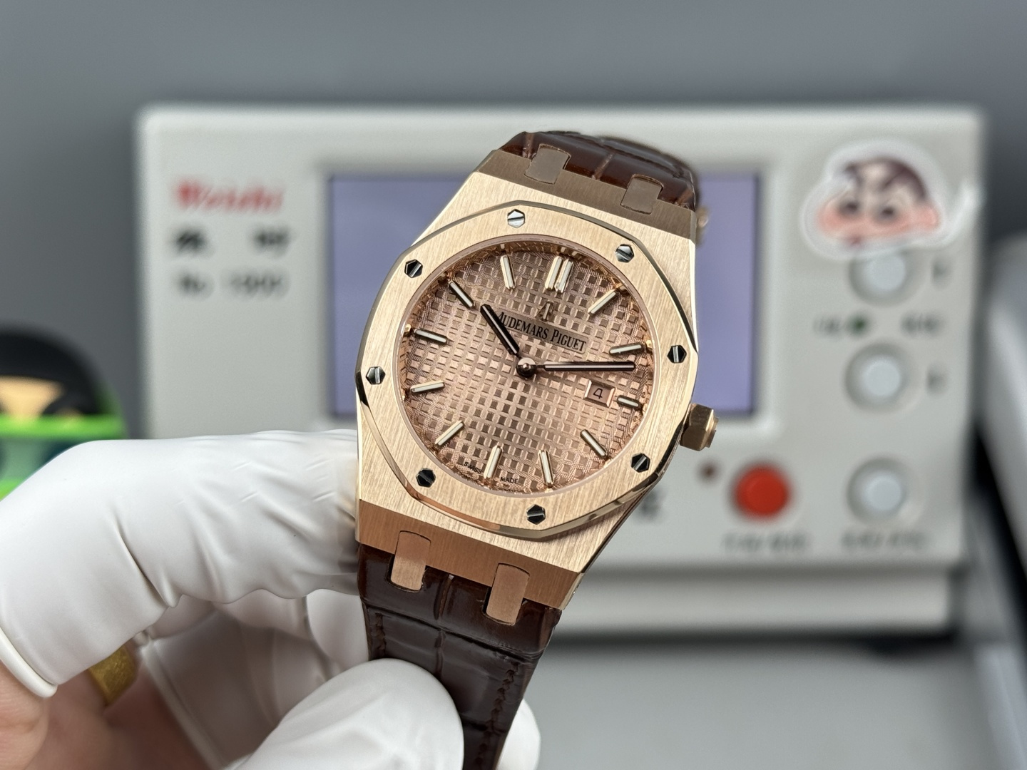 High Quality Replica Detail Shot