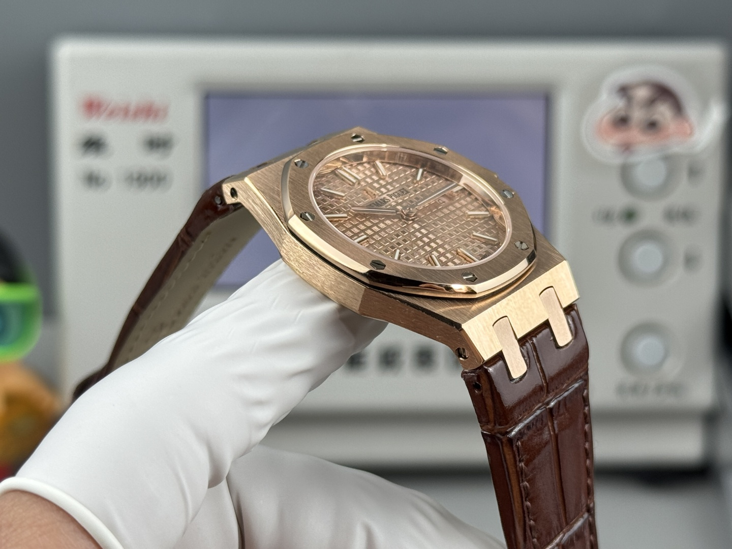 High Quality Replica Detail Shot