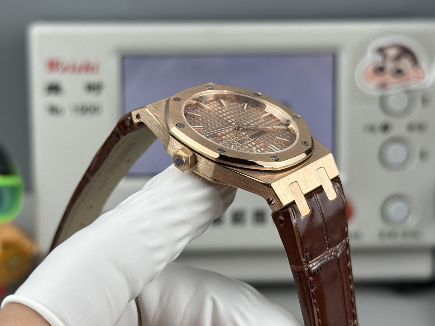 High Quality Replica Detail Shot