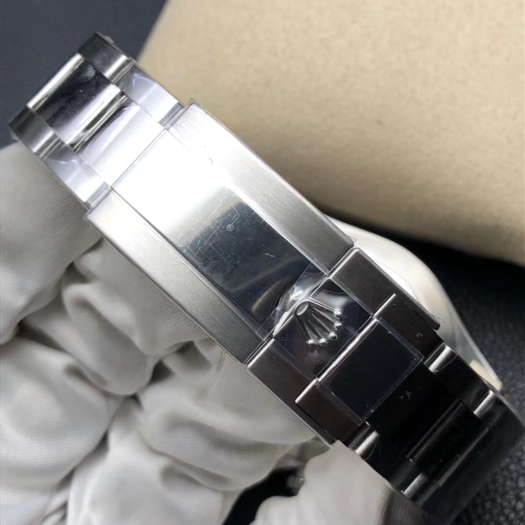 High Quality Replica Detail Shot