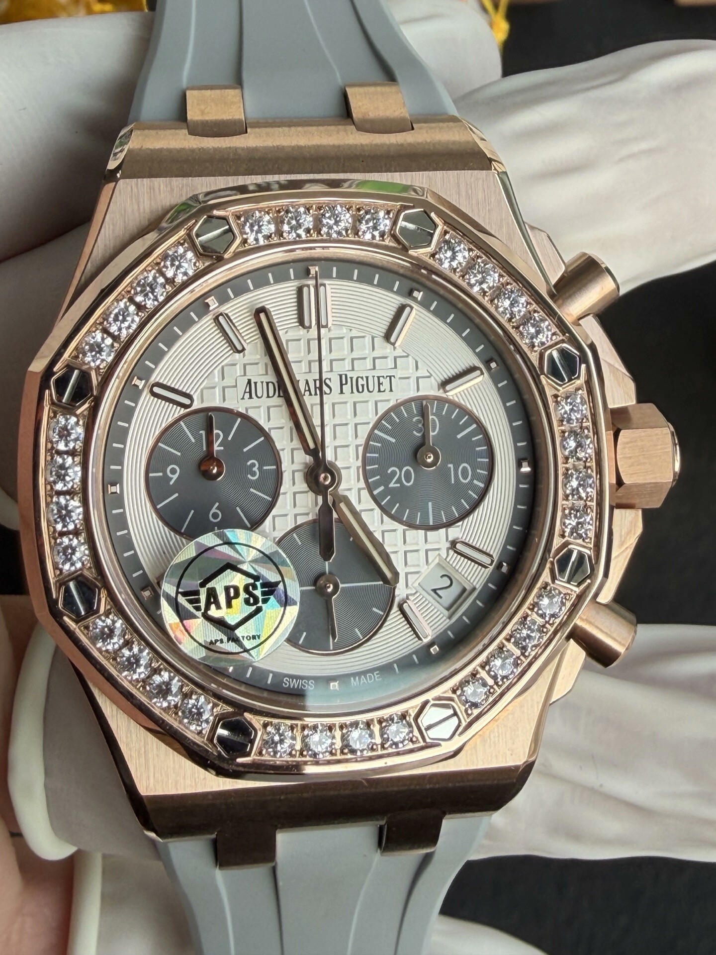 High Quality Replica Detail Shot