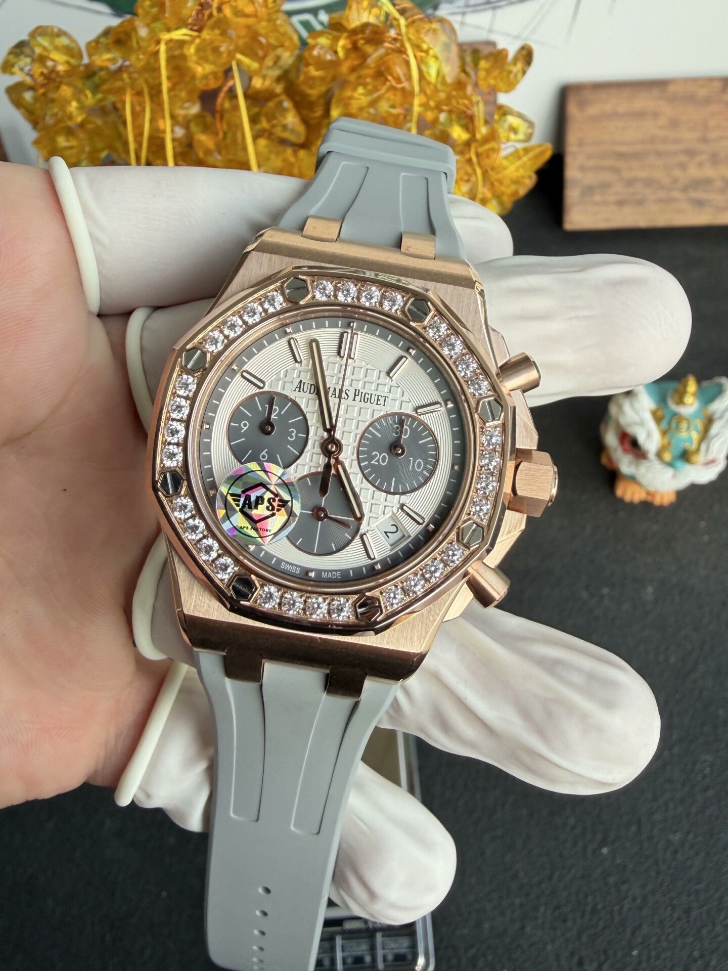 High Quality Replica Detail Shot