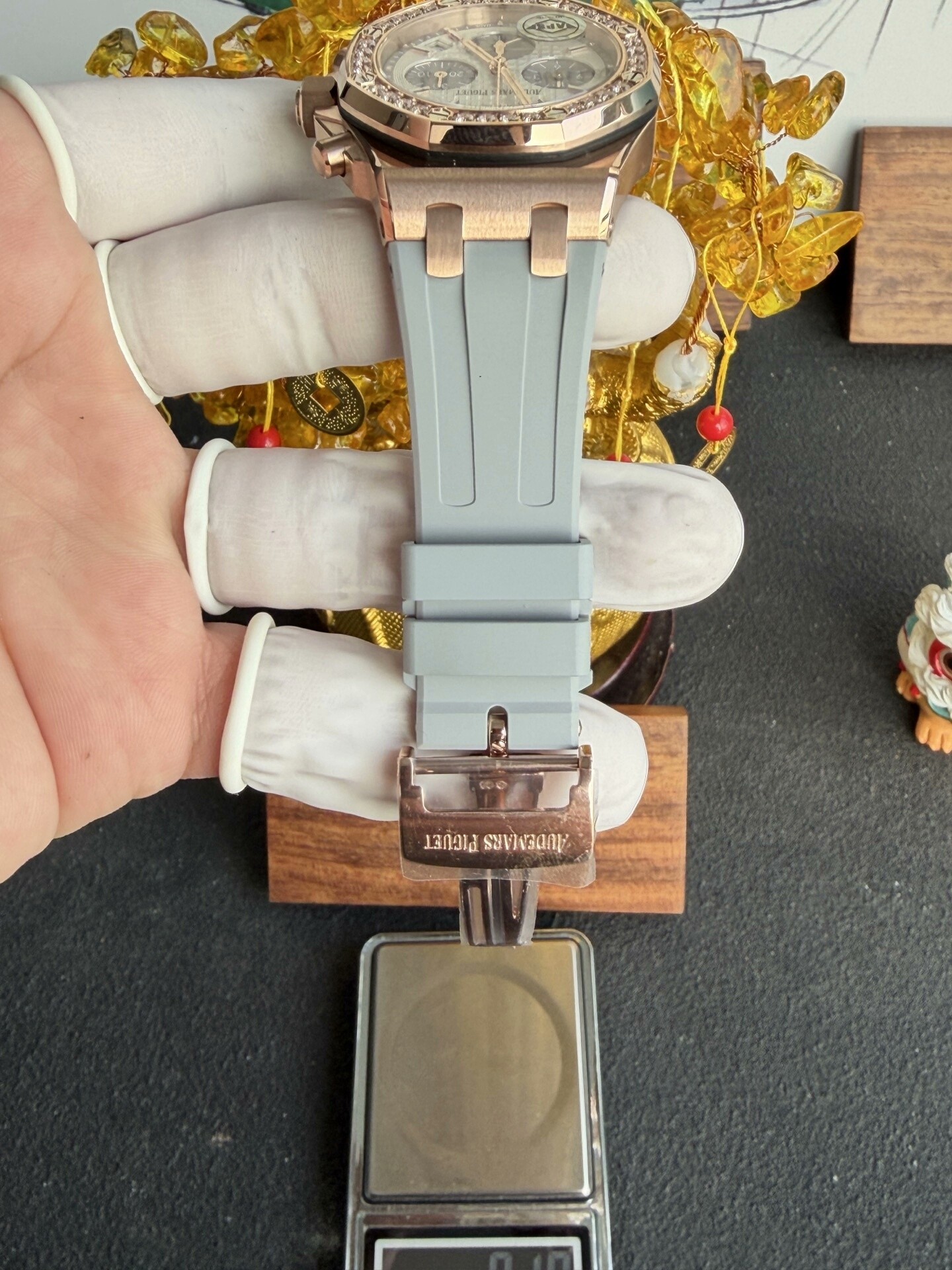 High Quality Replica Detail Shot