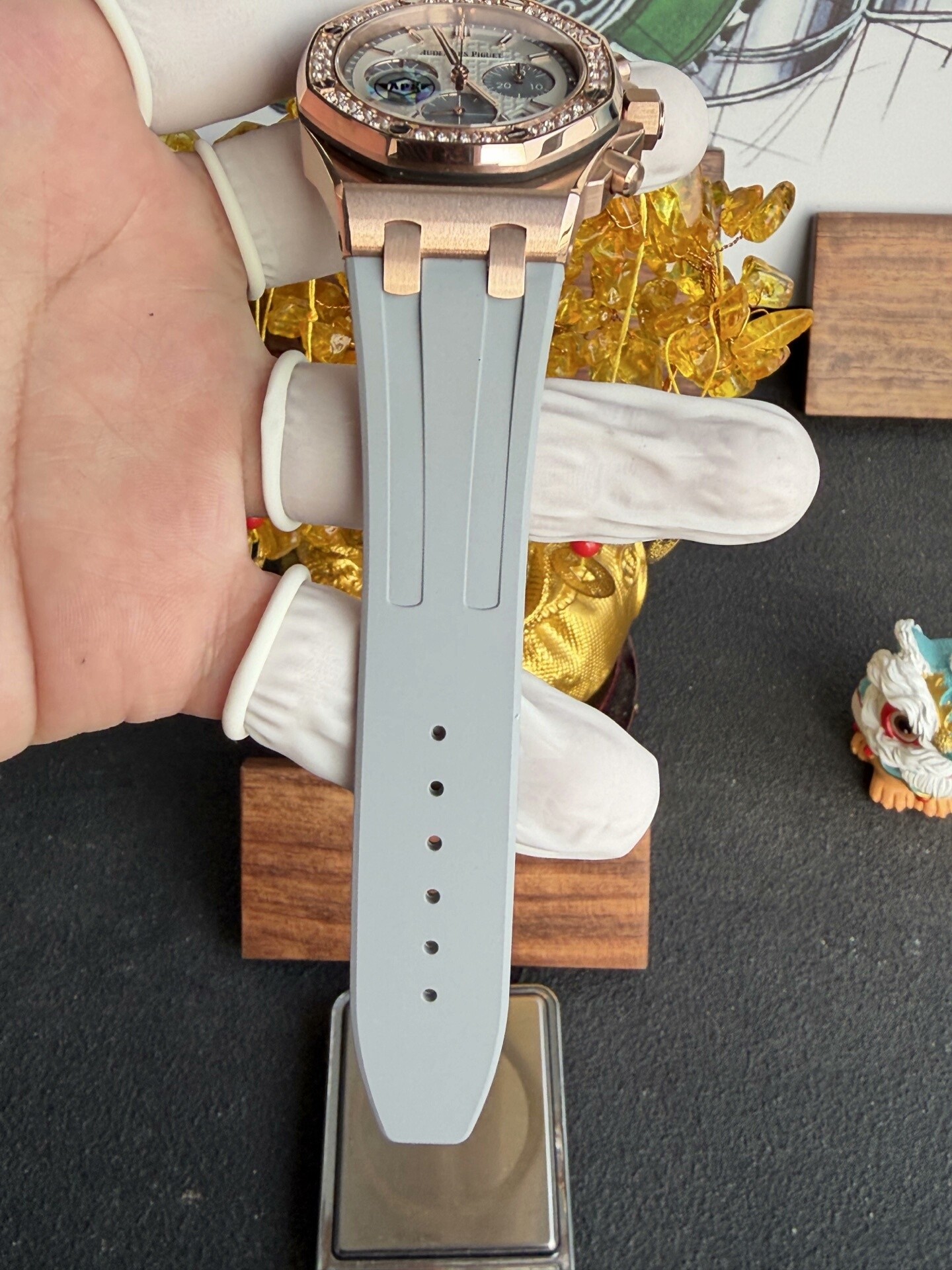 High Quality Replica Detail Shot