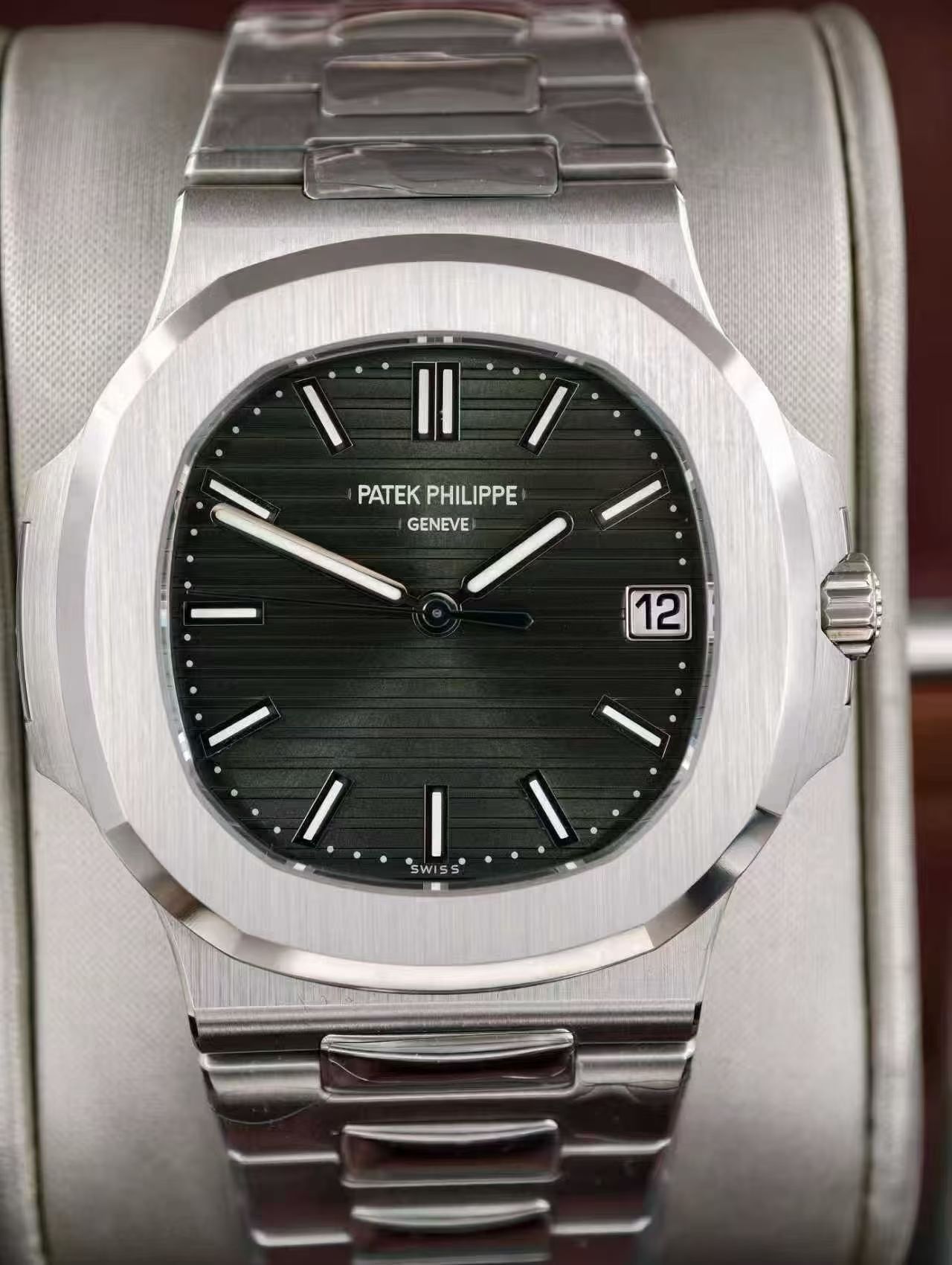 High Quality Replica Detail Shot