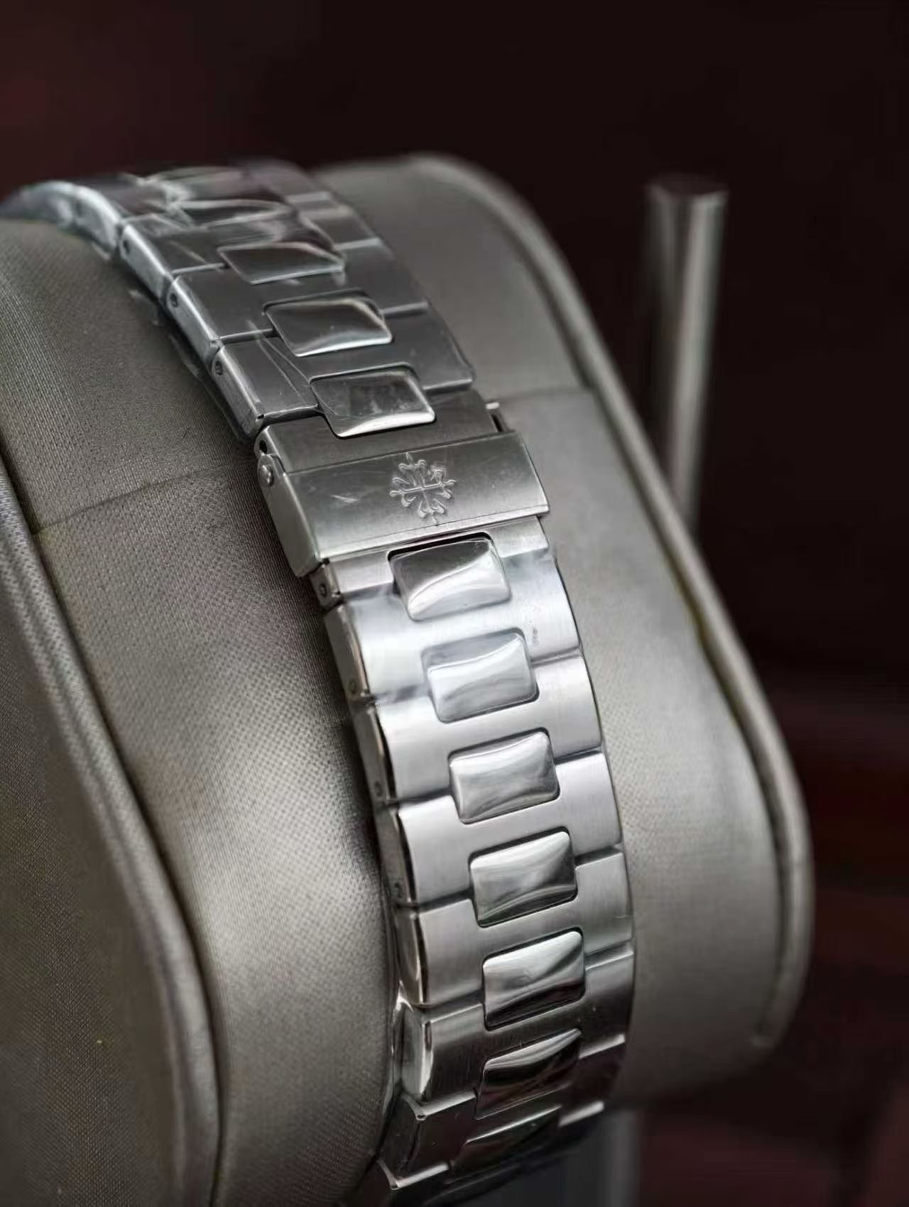 High Quality Replica Detail Shot