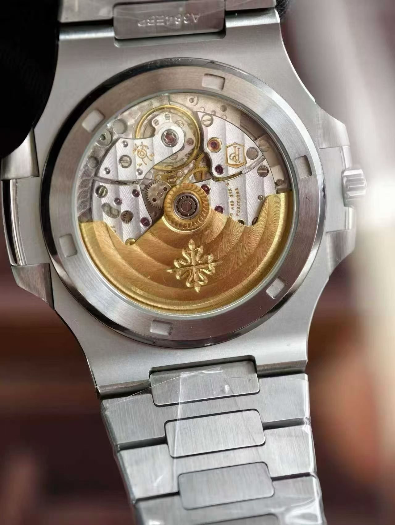 High Quality Replica Detail Shot