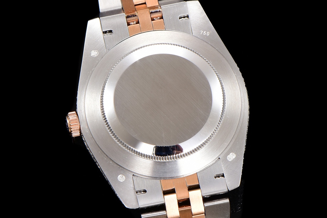 High Quality Replica Detail Shot