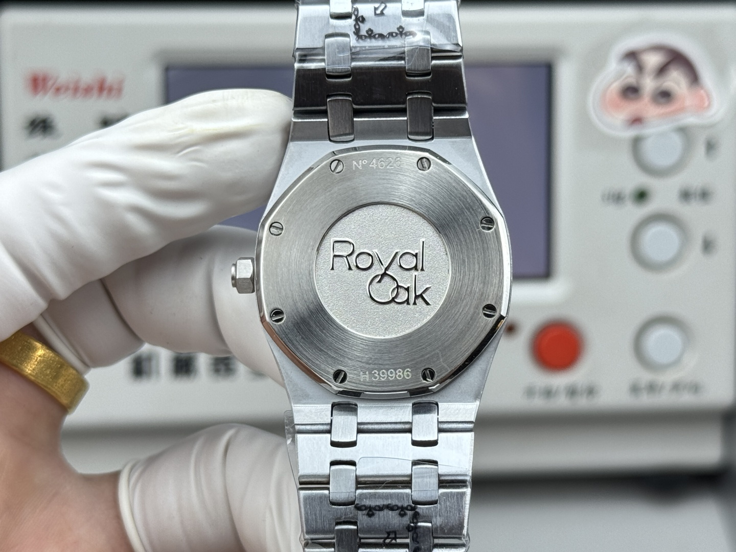 High Quality Replica Detail Shot