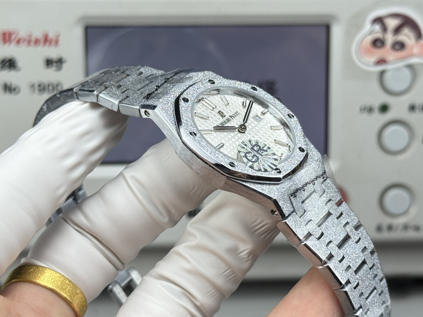 High Quality Replica Detail Shot