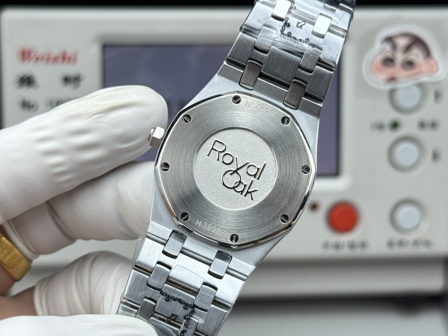 High Quality Replica Detail Shot