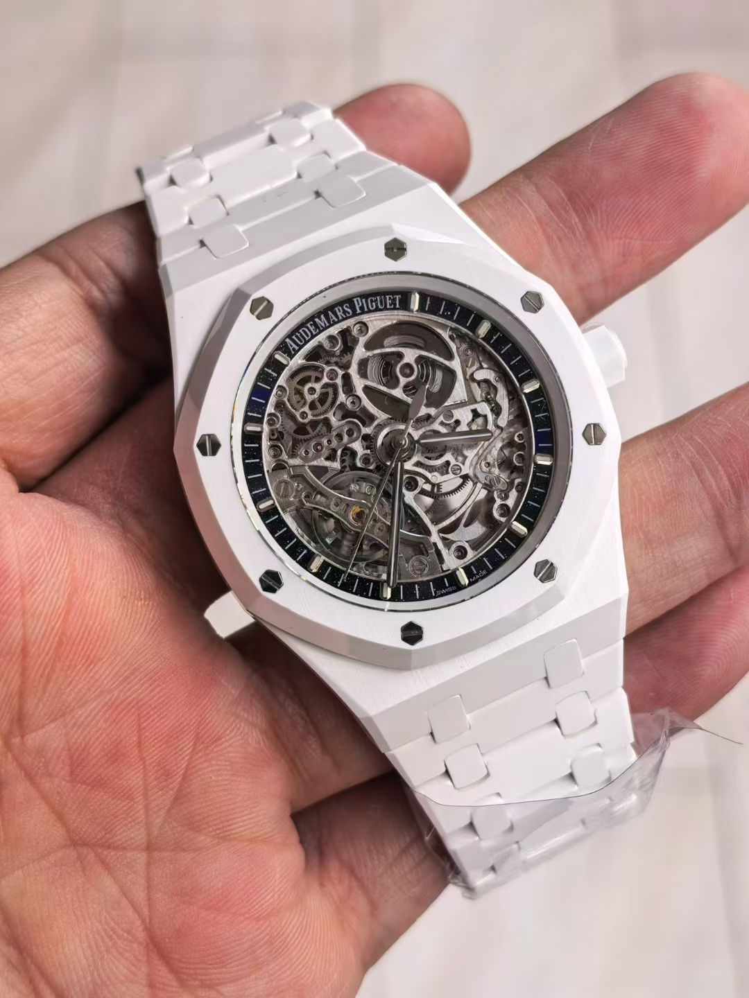 High Quality Replica Detail Shot