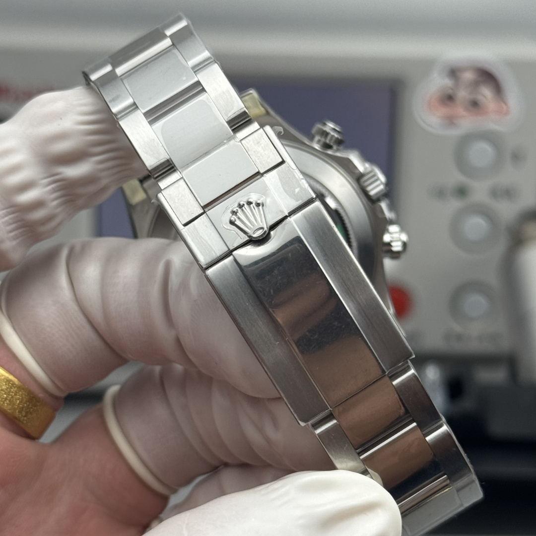 High Quality Replica Detail Shot