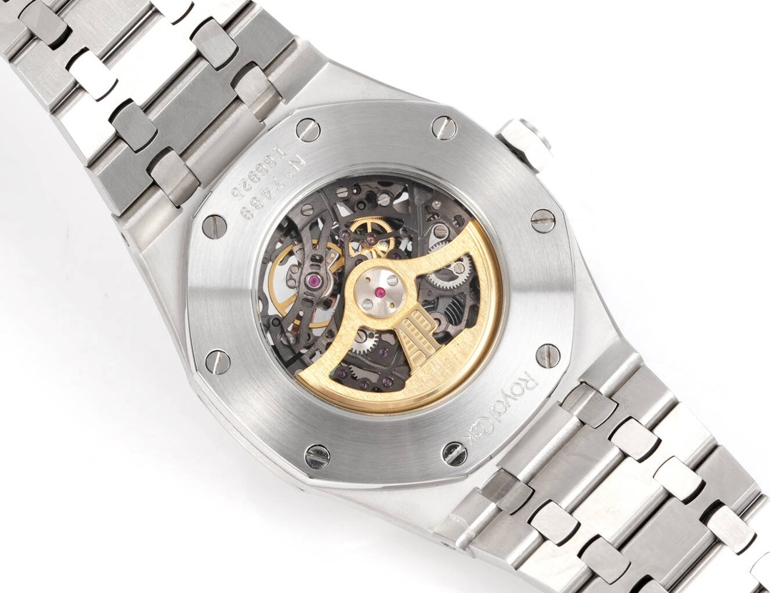 High Quality Replica Detail Shot