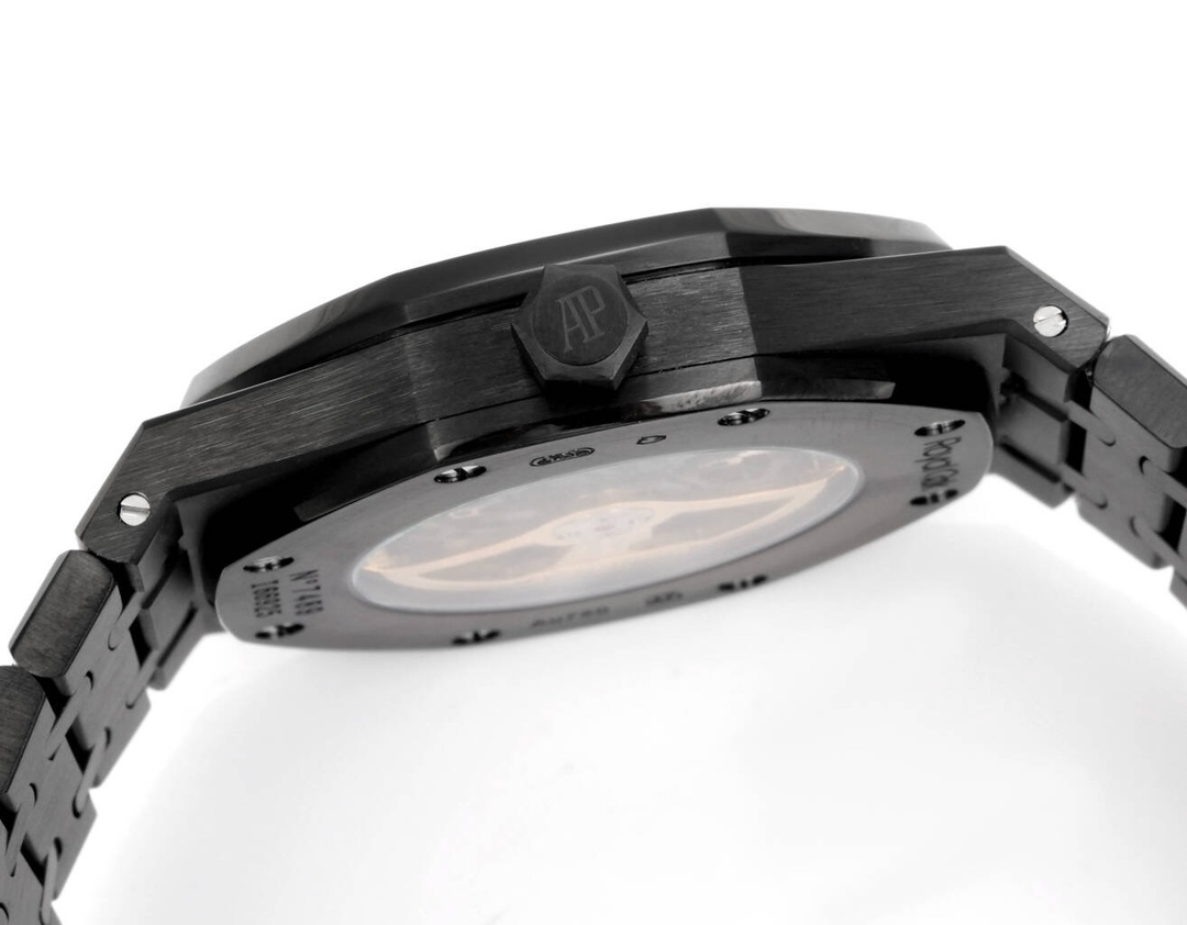 High Quality Replica Detail Shot