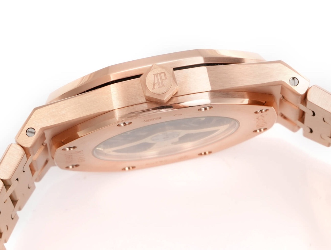 High Quality Replica Detail Shot