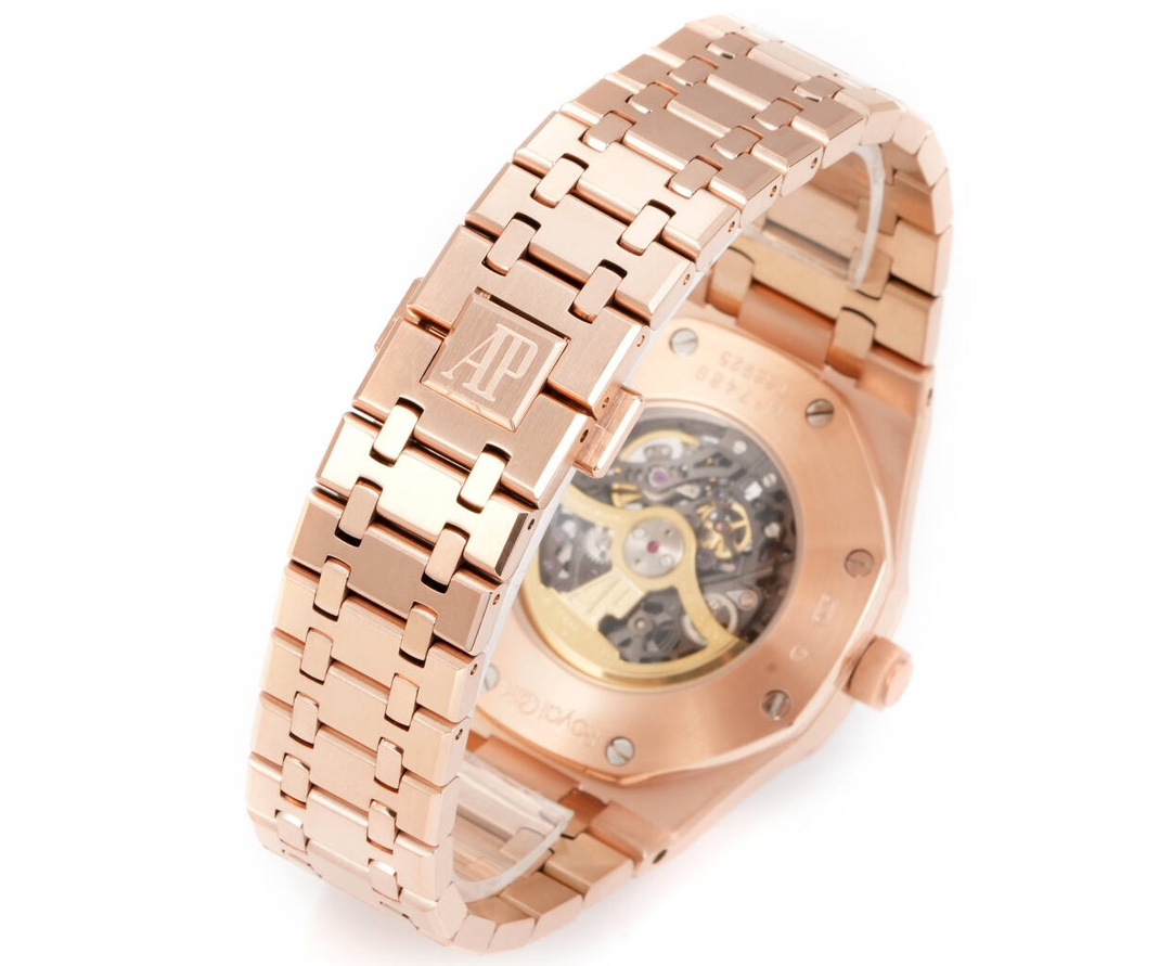 High Quality Replica Detail Shot