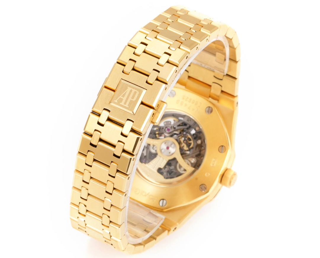 High Quality Replica Detail Shot