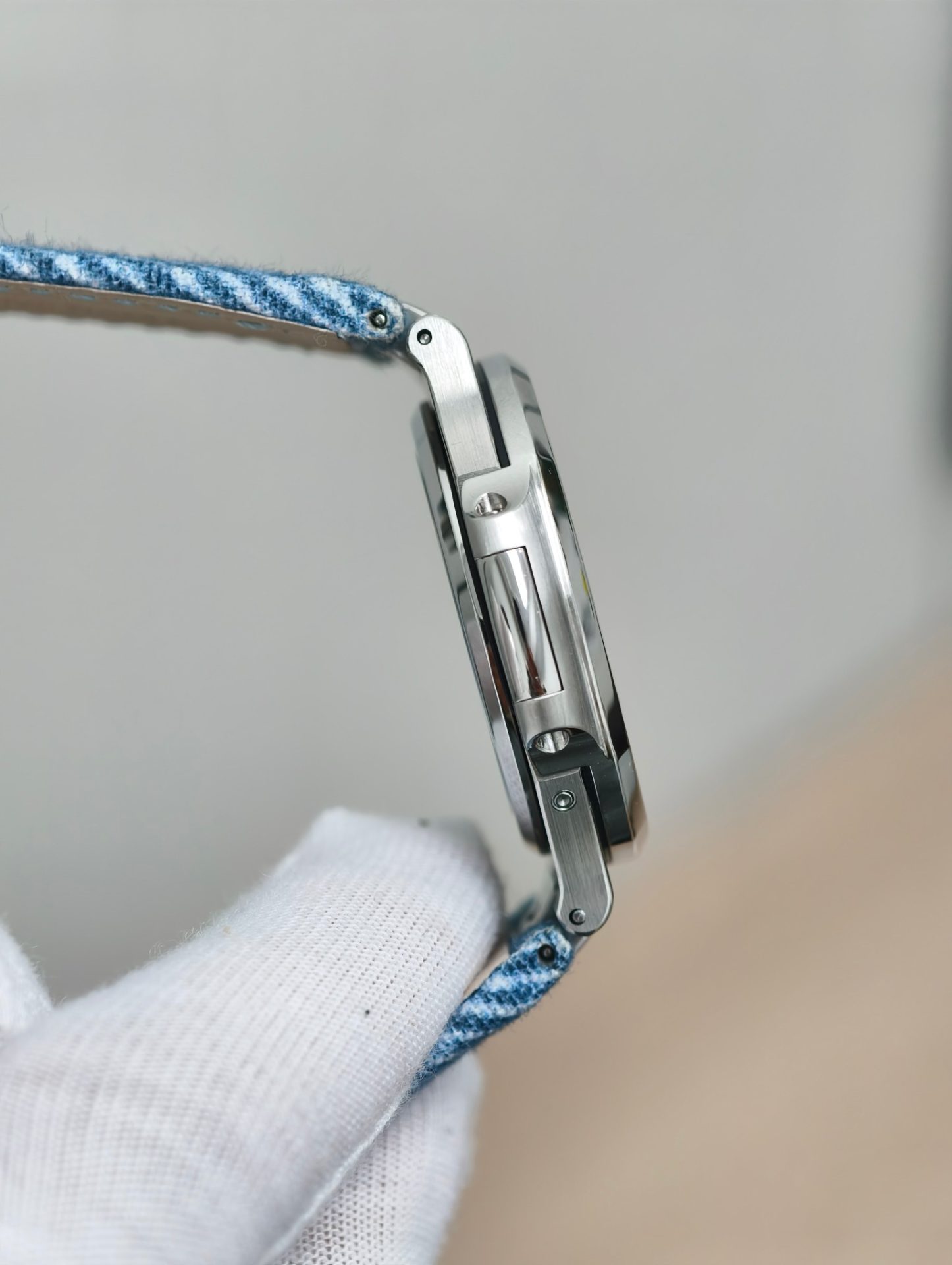 High Quality Replica Detail Shot