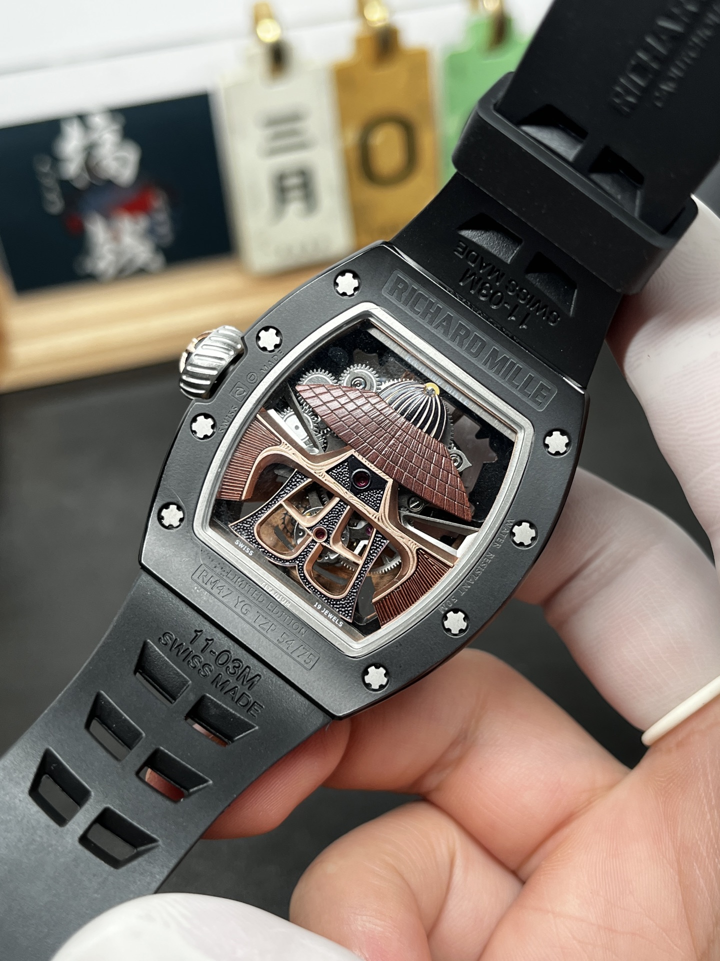 High Quality Replica Detail Shot