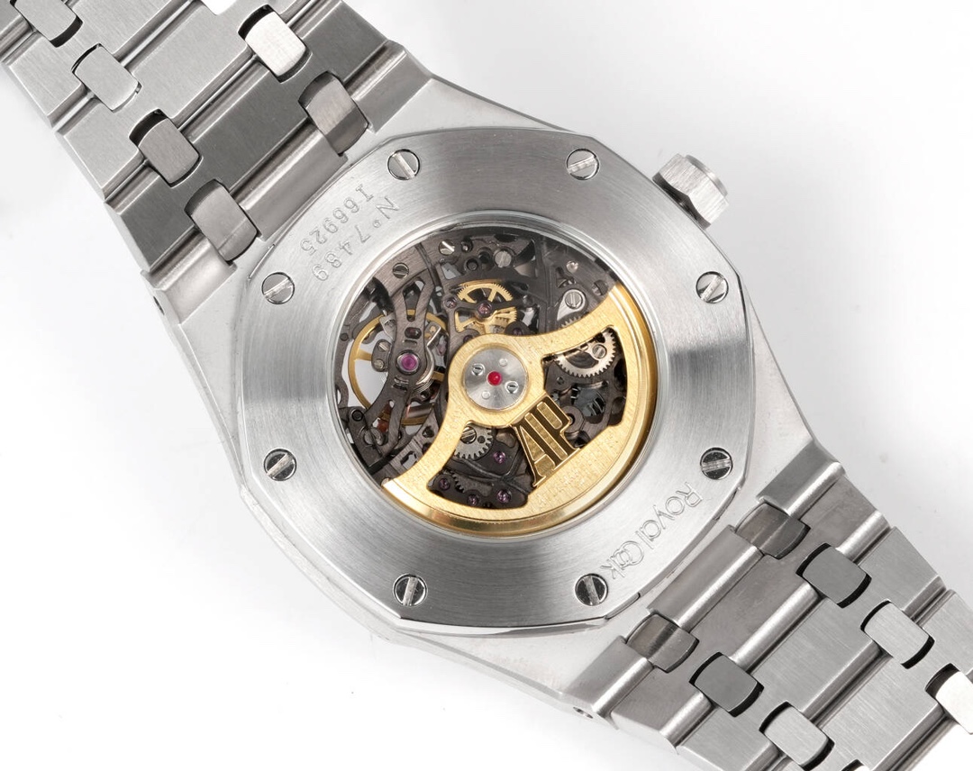 High Quality Replica Detail Shot