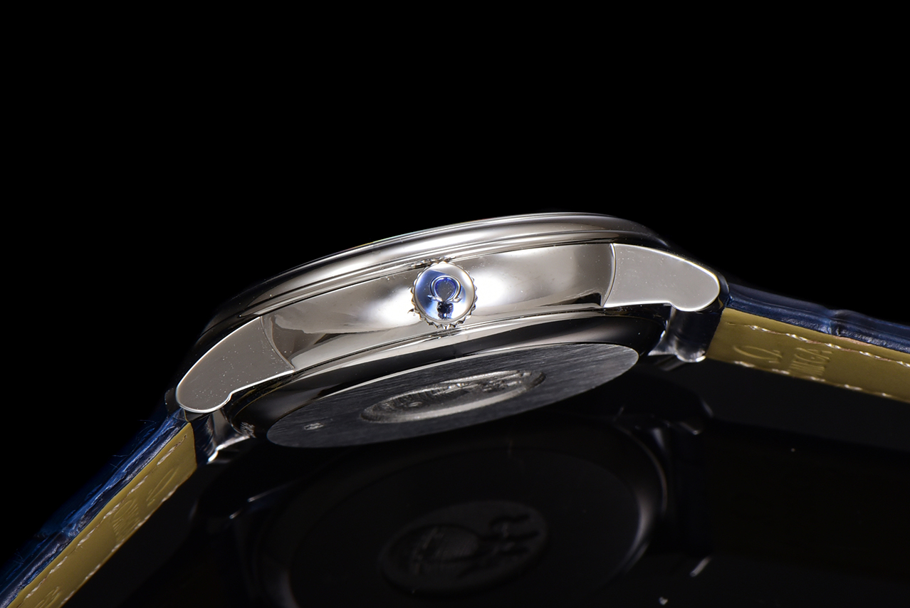 High Quality Replica Detail Shot