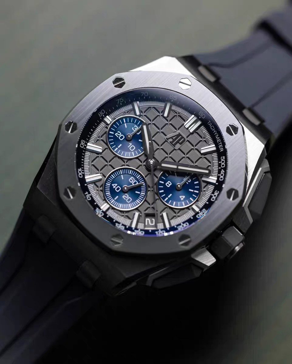 High Quality Replica Detail Shot