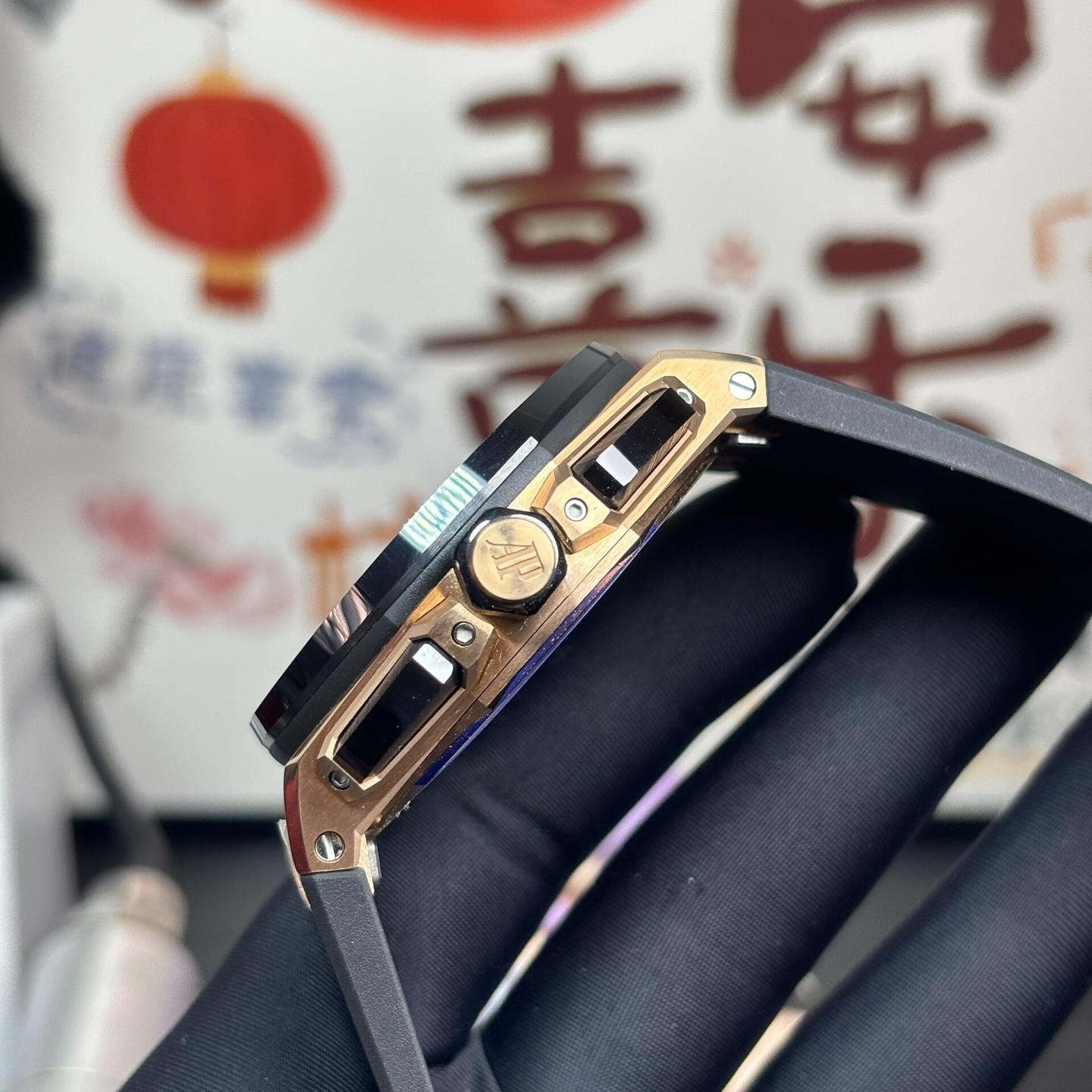 High Quality Replica Detail Shot