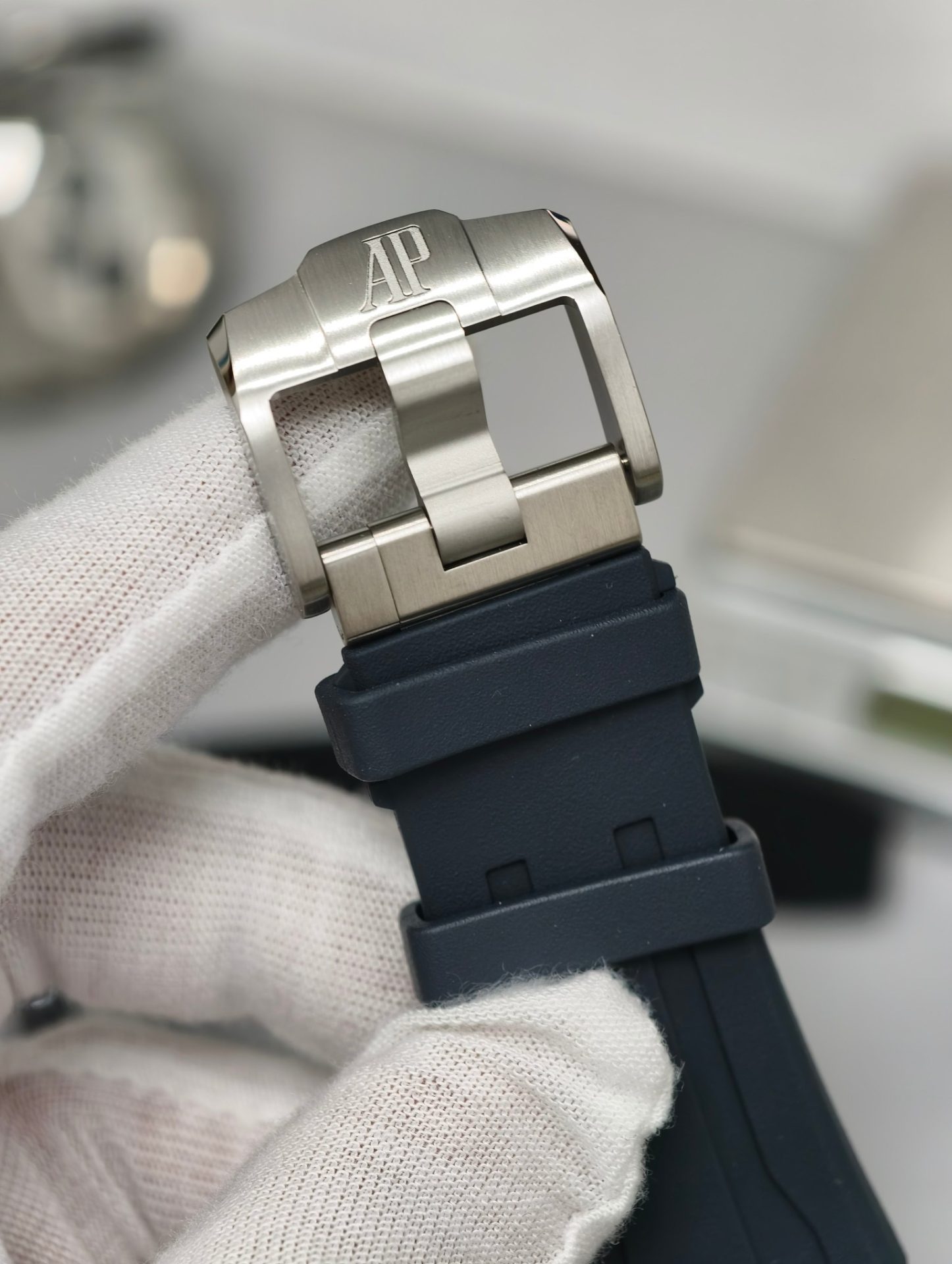 High Quality Replica Detail Shot