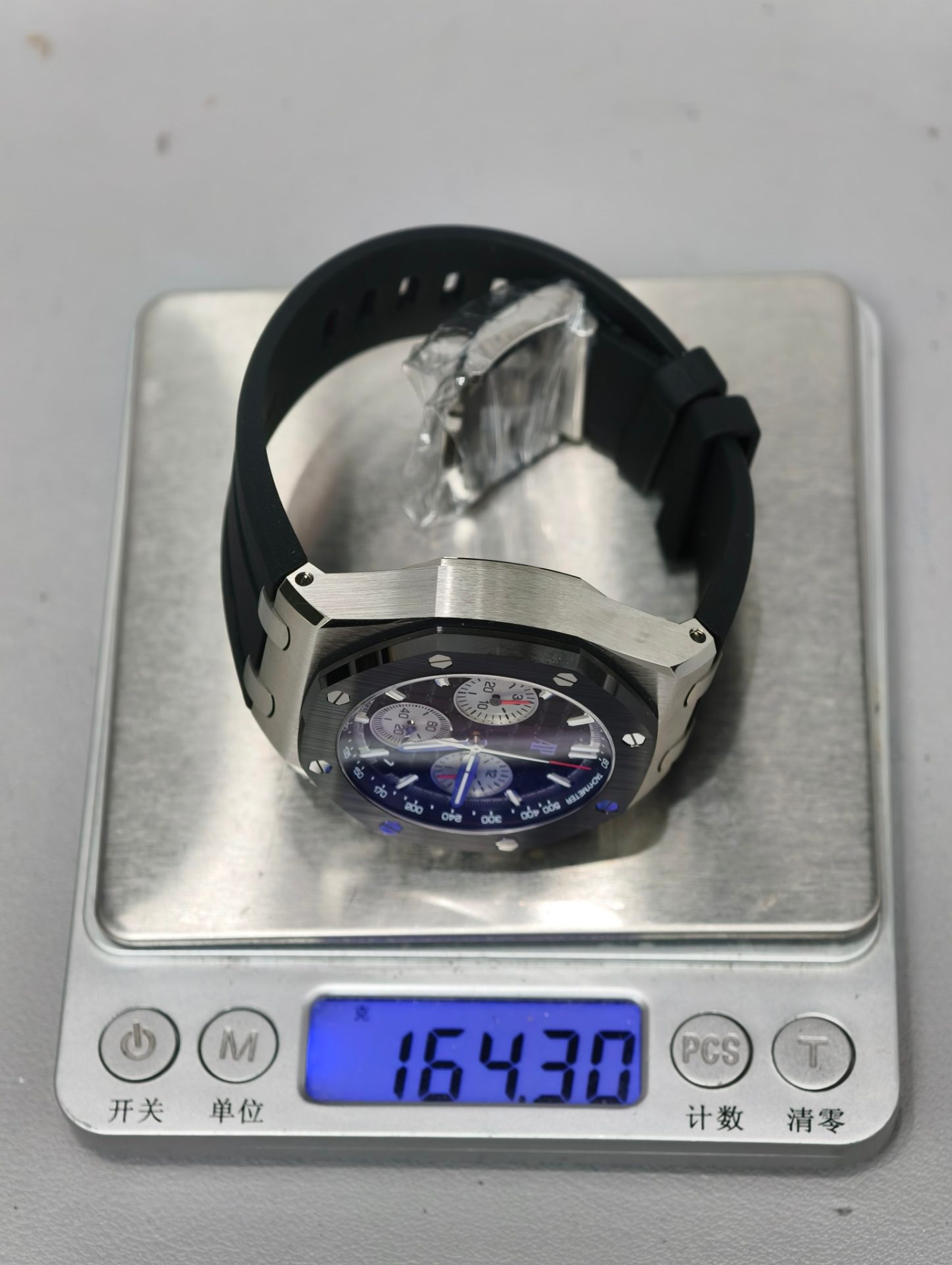 High Quality Replica Detail Shot