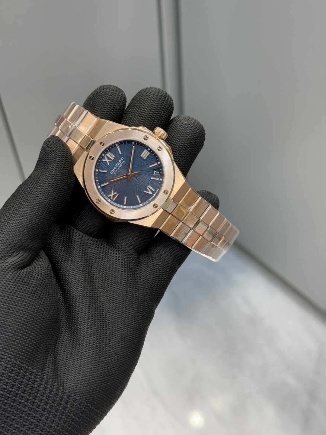 High Quality Replica Detail Shot