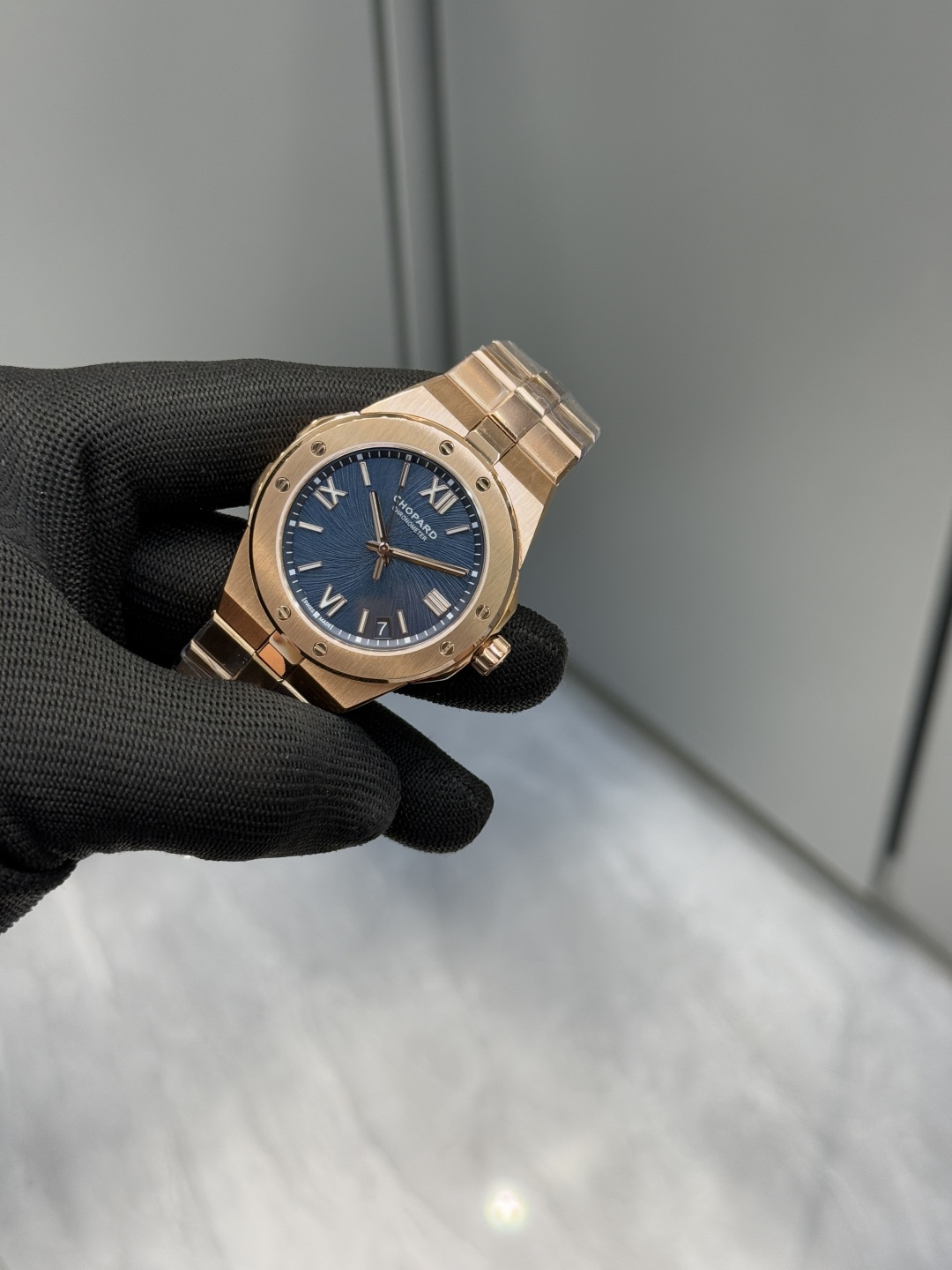 High Quality Replica Detail Shot