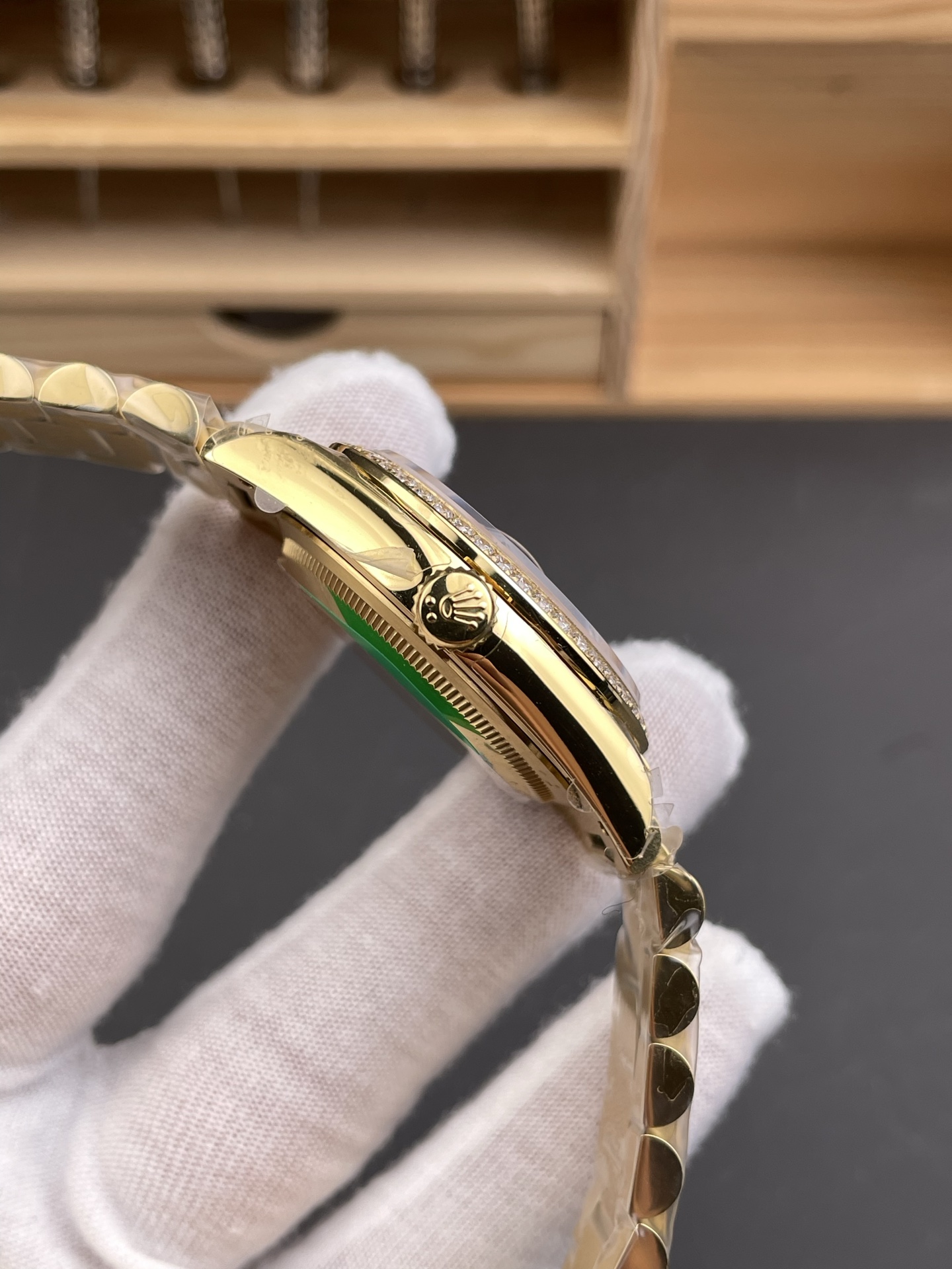 High Quality Replica Detail Shot