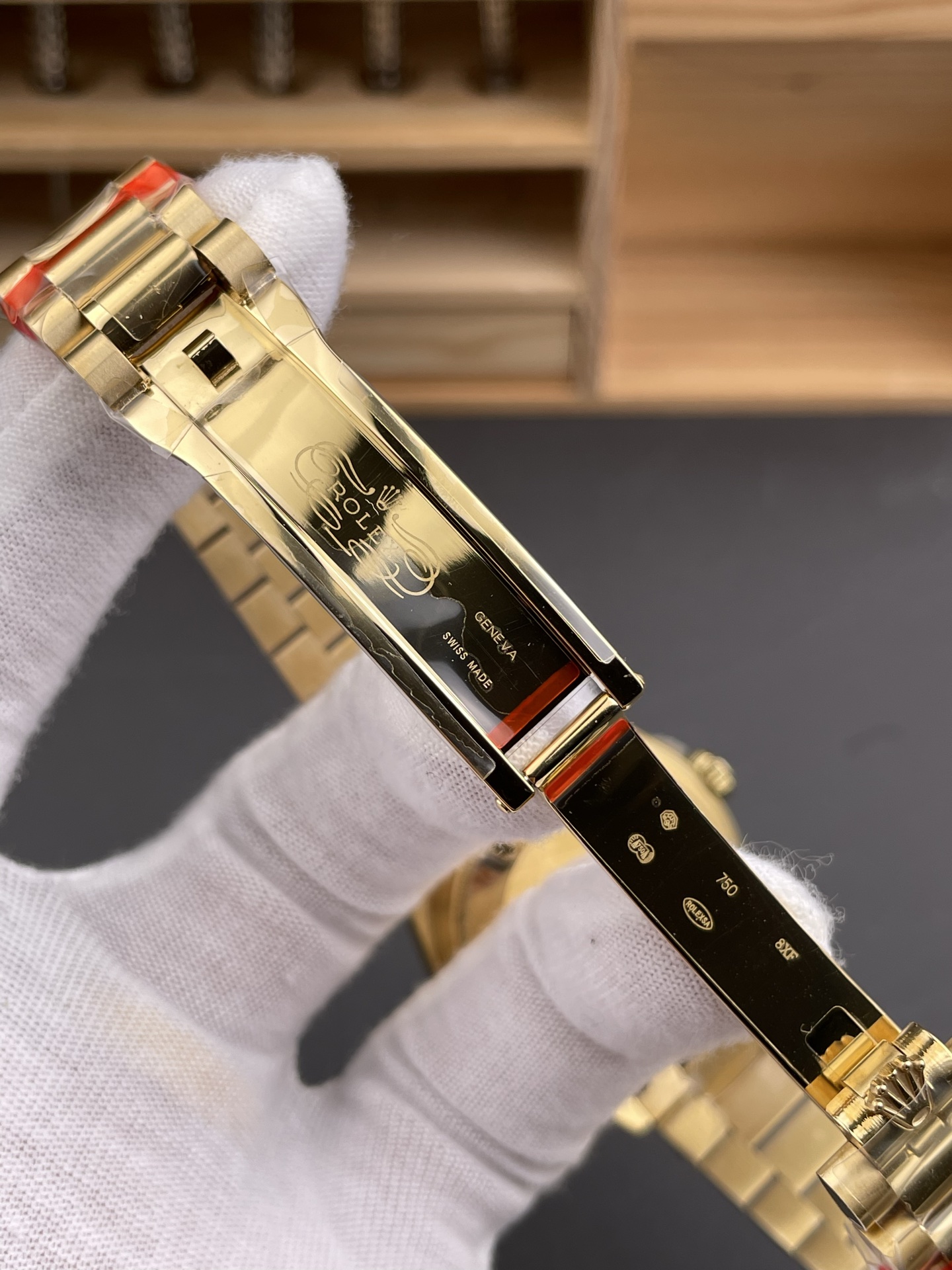 High Quality Replica Detail Shot