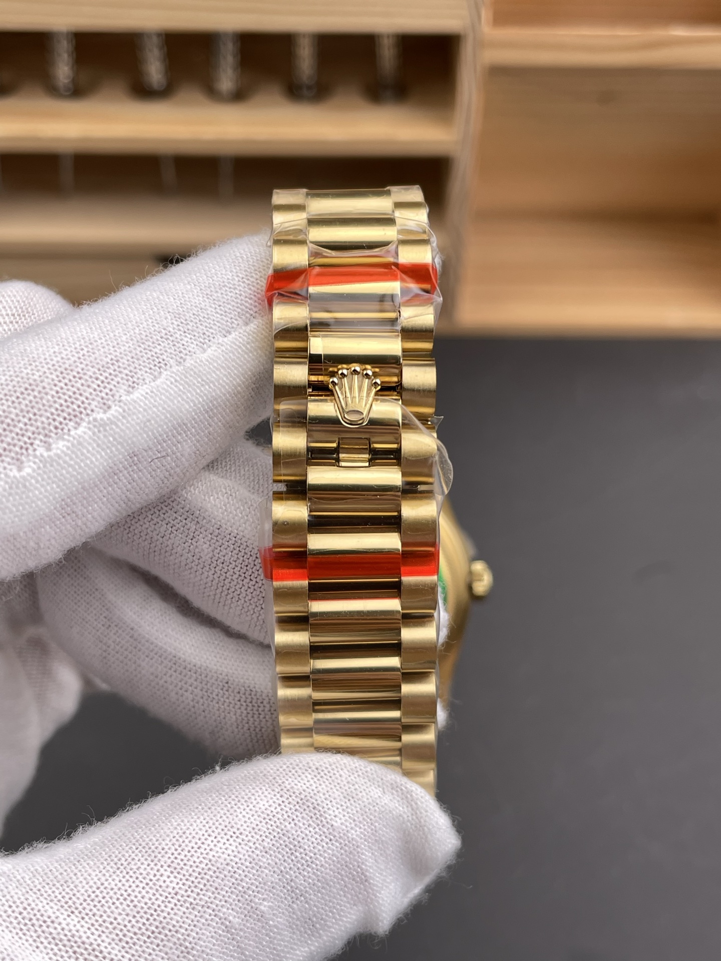 High Quality Replica Detail Shot