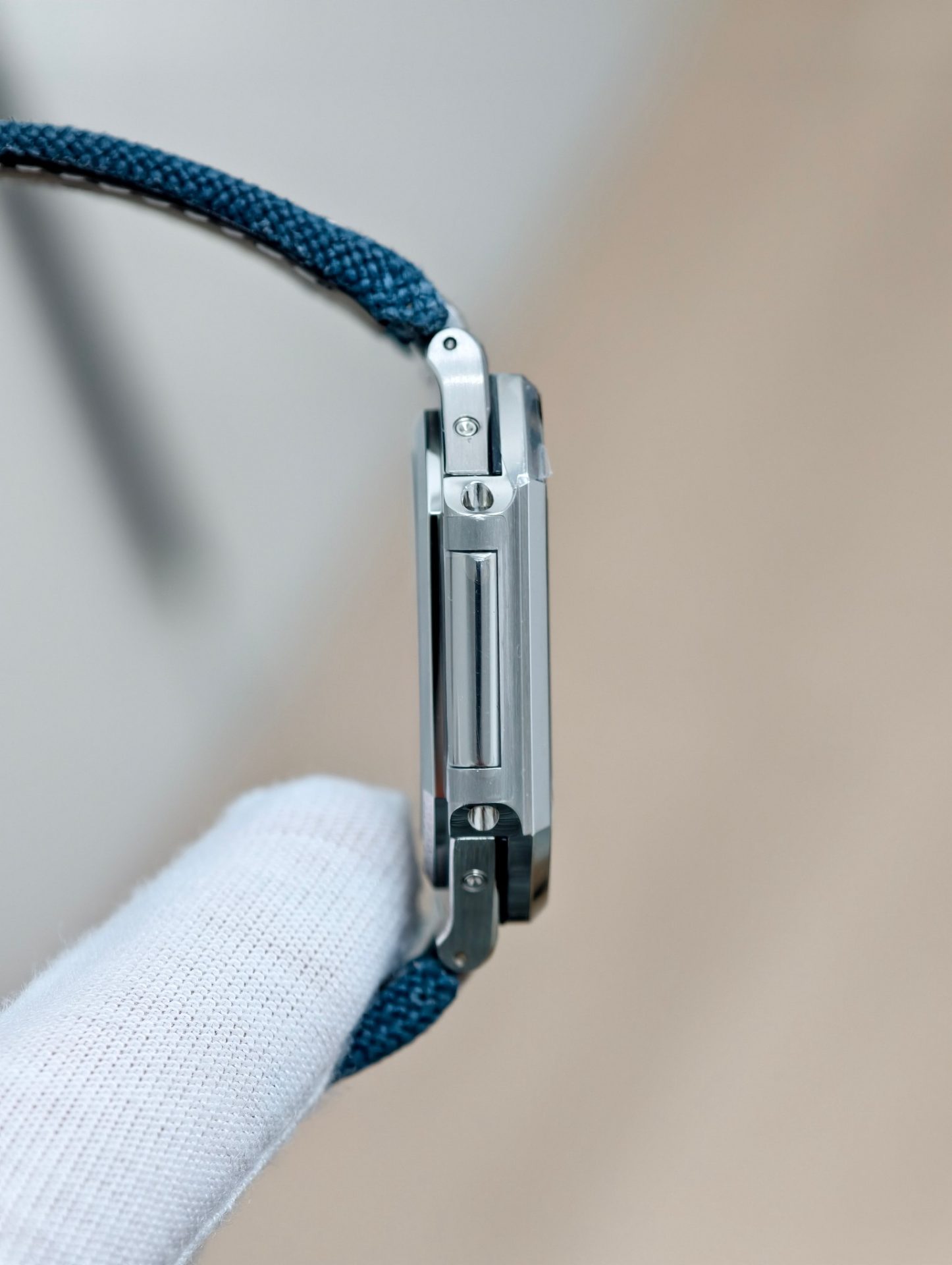 High Quality Replica Detail Shot