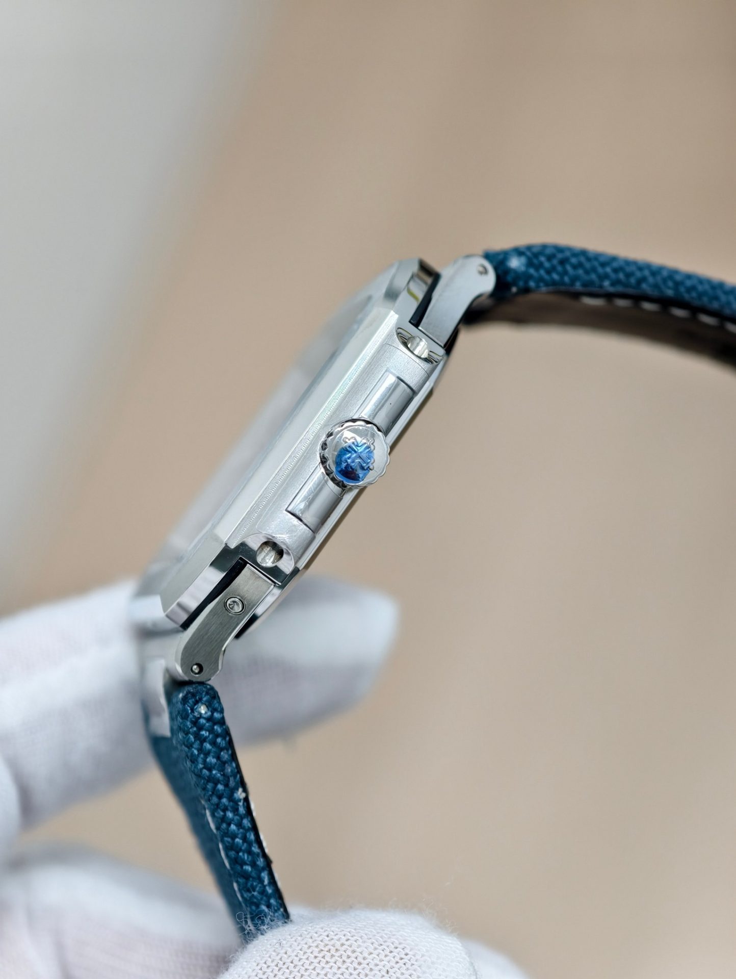 High Quality Replica Detail Shot